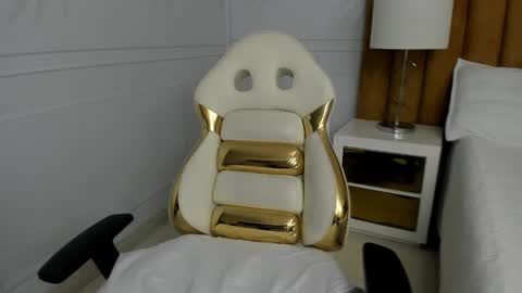 Daphne online show from 02.19.25