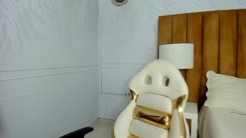 Daphne online show from 02.26.25