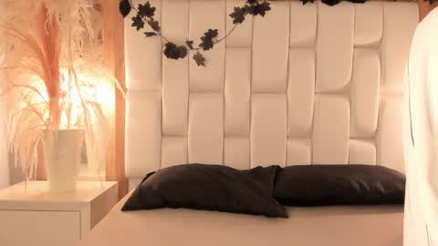 daphne_and_roger online show from 12.19.25