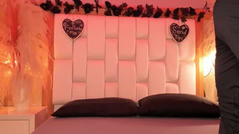 daphne_and_roger online show from 02.26.26