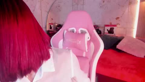 Daphne online show from 10.04.25