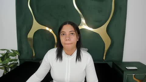 Snapshot of daphne_culeht chatting on 05.13.26 daphne_culeht online show from 05.13.26