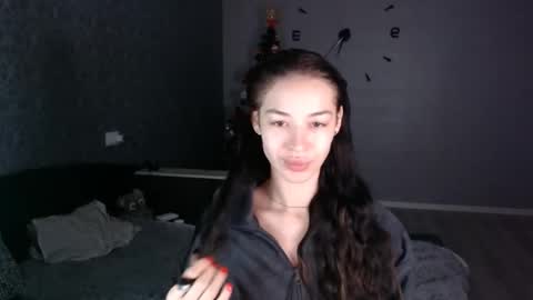 Daphne Darkthorn online show from 12.17.25