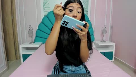 Daphne  online show from 01.13.25