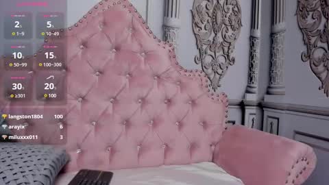 Daphne  online show from 02.10.25