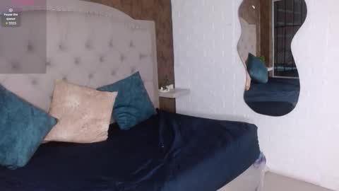 daphne_walton online show from 11.19.25