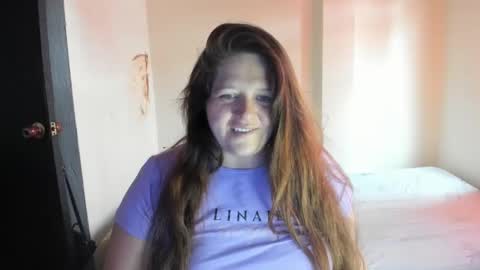 Snapshot of daphnegirlsexxy chatting on 09.18.25 daphnegirlsexxy online show from 09.18.25
