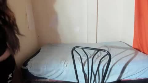 Snapshot of daphnegirlsexxy chatting on 11.18.25 daphnegirlsexxy online show from 11.18.25