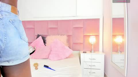 Daphne online show from 12.10.24