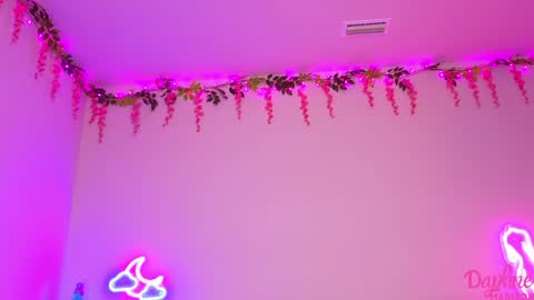 Daphne Madison online show from 11.05.25