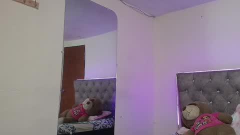 Snapshot of daphnepurple chatting on 01.24.25 DAPHNE online show from 01.24.25
