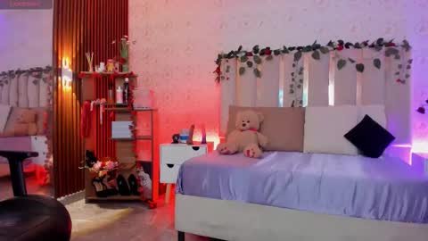 Snapshot of daphnne_tay chatting on 02.09.26 dhapnne online show from 02.09.26