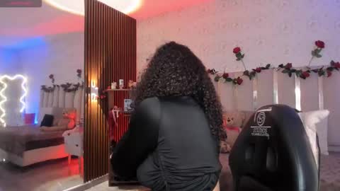 Snapshot of daphnne_tay chatting on 02.23.26 dhapnne online show from 02.23.26