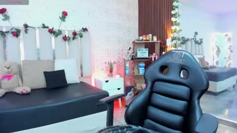 Snapshot of daphnne_tay chatting on 02.27.26 dhapnne online show from 02.27.26