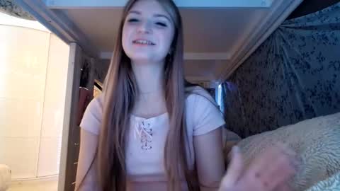 Snapshot of darcimichele chatting on 11.17.25 Iwi online show from 11.17.25