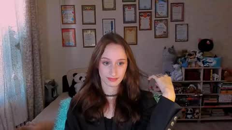 Snapshot of darcysiren chatting on 01.22.25 Darcy Siren online show from 01.22.25