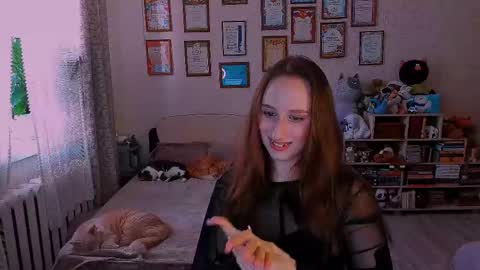 Snapshot of darcysiren chatting on 02.18.25 Darcy Siren online show from 02.18.25