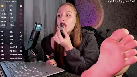 Snapshot of darcysiren chatting on 04.22.26 Darcy Siren online show from 04.22.26