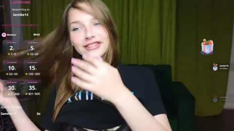 Snapshot of dariaangels chatting on 05.22.26 dariaangels online show from 05.22.26
