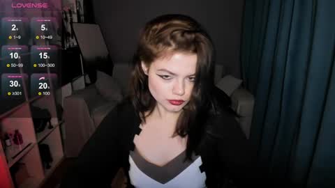 Snapshot of darina_wilson chatting on 01.10.25 Dari the it woman online show from 01.10.25