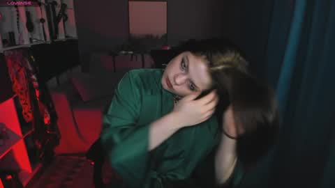 Snapshot of darina_wilson chatting on 01.18.25 Dari the it woman online show from 01.18.25