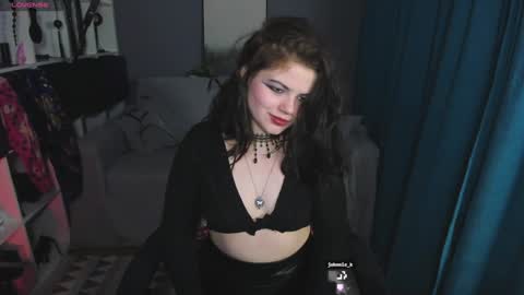 Snapshot of darina_wilson chatting on 01.20.25 Dari the it woman online show from 01.20.25