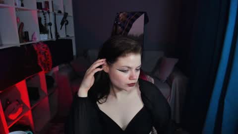 Snapshot of darina_wilson chatting on 01.25.25 Dari the it woman online show from 01.25.25