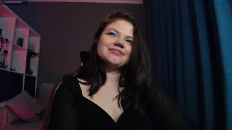 Snapshot of darina_wilson chatting on 02.08.25 Dari the it woman online show from 02.08.25