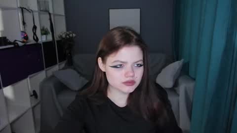 Snapshot of darina_wilson chatting on 03.08.25 Dari the it woman online show from 03.08.25