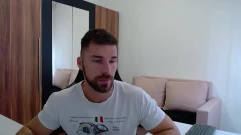 darius_94 online show from 10.30.25