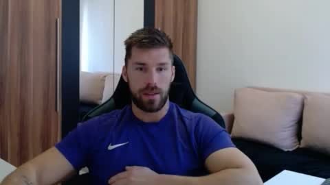 darius_94 online show from 02.12.26