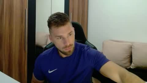 darius_94 online show from 02.17.26