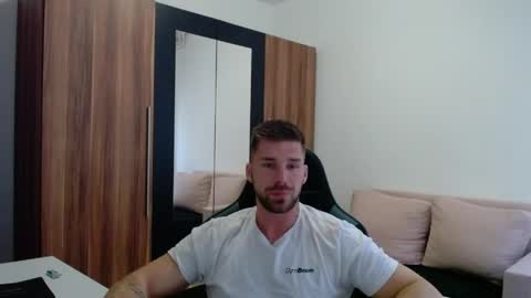 Snapshot of darius_94 chatting on 04.18.26 darius_94 online show from 04.18.26
