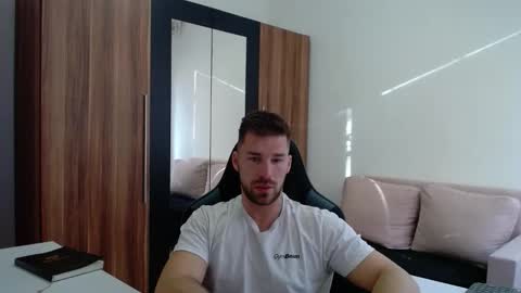 Snapshot of darius_94 chatting on 04.19.26 darius_94 online show from 04.19.26