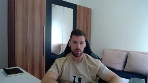 Snapshot of darius_94 chatting on 04.26.26 darius_94 online show from 04.26.26