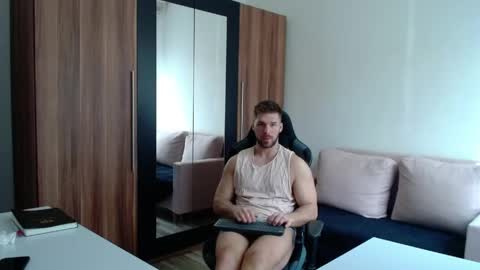 Snapshot of darius_94 chatting on 04.29.26 darius_94 online show from 04.29.26