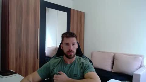 Snapshot of darius_94 chatting on 05.10.26 darius_94 online show from 05.10.26
