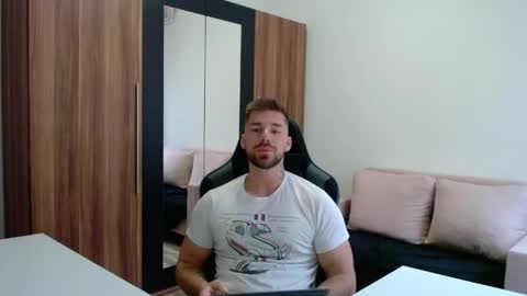 Snapshot of darius_94 chatting on 05.14.26 darius_94 online show from 05.14.26