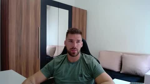Snapshot of darius_94 chatting on 05.15.26 darius_94 online show from 05.15.26