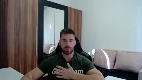 Snapshot of darius_94 chatting on 05.20.26 darius_94 online show from 05.20.26