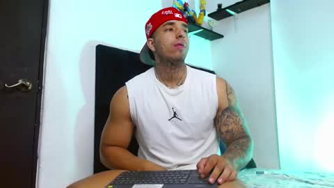 Darius Phoenix  online show from 02.27.26