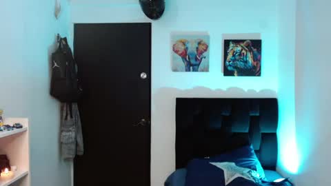 Darius Phoenix  online show from 04.15.26