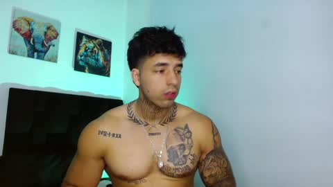 Snapshot of darius_phoenix chatting on 05.02.26 Darius Phoenix online show from 05.02.26