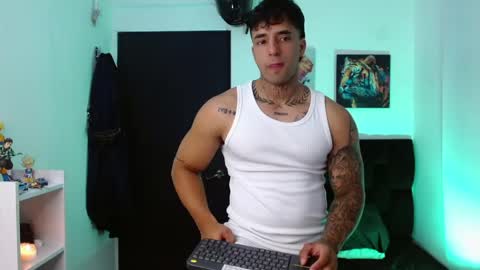 Snapshot of darius_phoenix chatting on 05.05.26 Darius Phoenix online show from 05.05.26