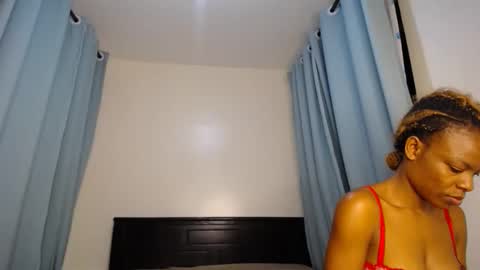 Snapshot of dark_divah chatting on 04.11.26 Divah online show from 04.11.26