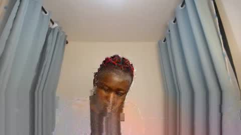 Snapshot of dark_divah chatting on 04.12.26 Divah online show from 04.12.26