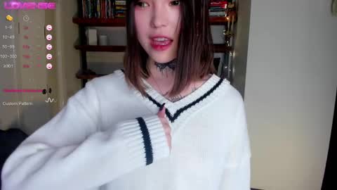 Snapshot of dark_ester chatting on 03.11.25 Ester online show from 03.11.25