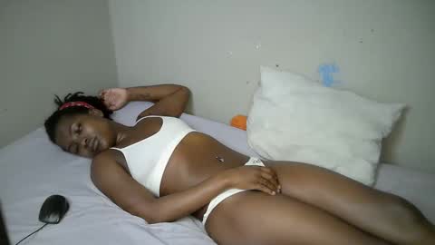 dark_lovly online show from 11.26.25