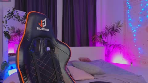 Vamp  online show from 01.31.25