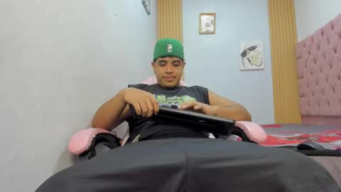 darkalphax01 online show from 12.22.25